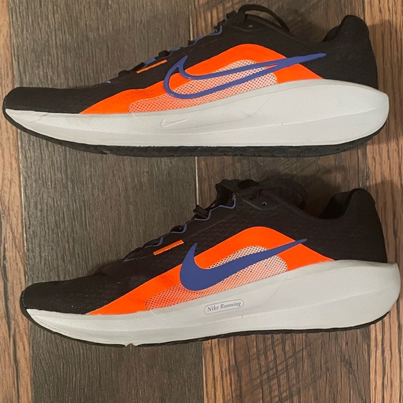 Nike Downshifter 13 *Excellent Cond* Black and Orange Sneakers. Sz 10.5 - Picture 2 of 7